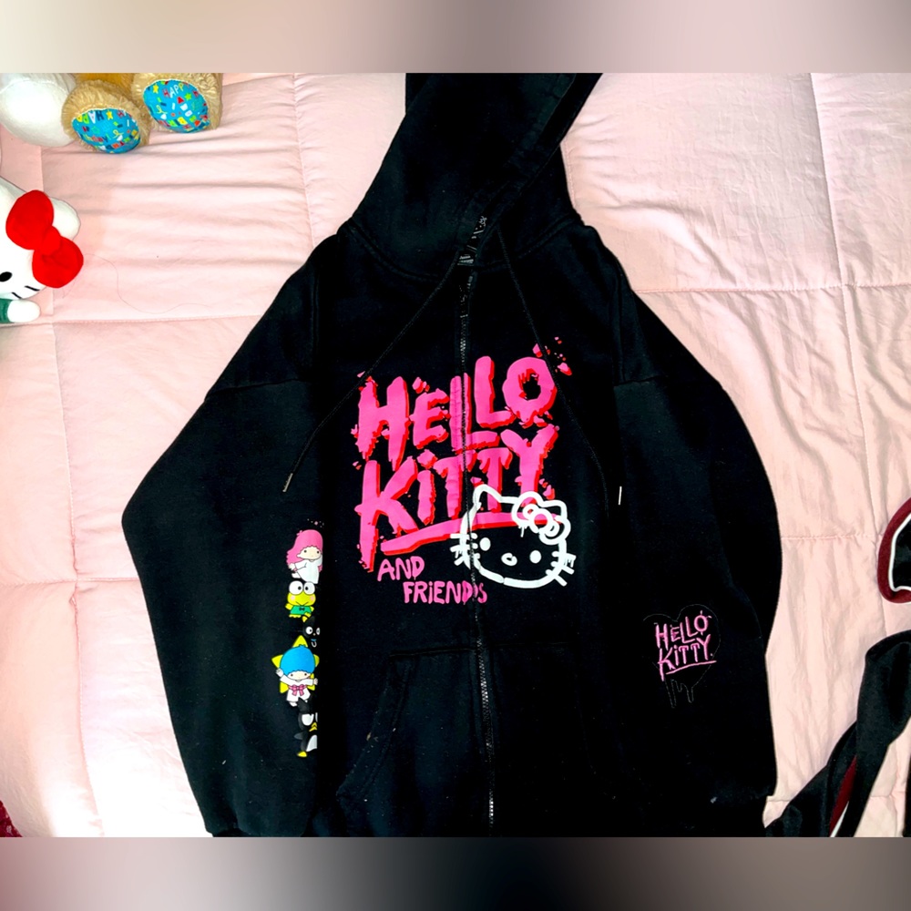 FOREVER21/HELLOKITTY SWEATER